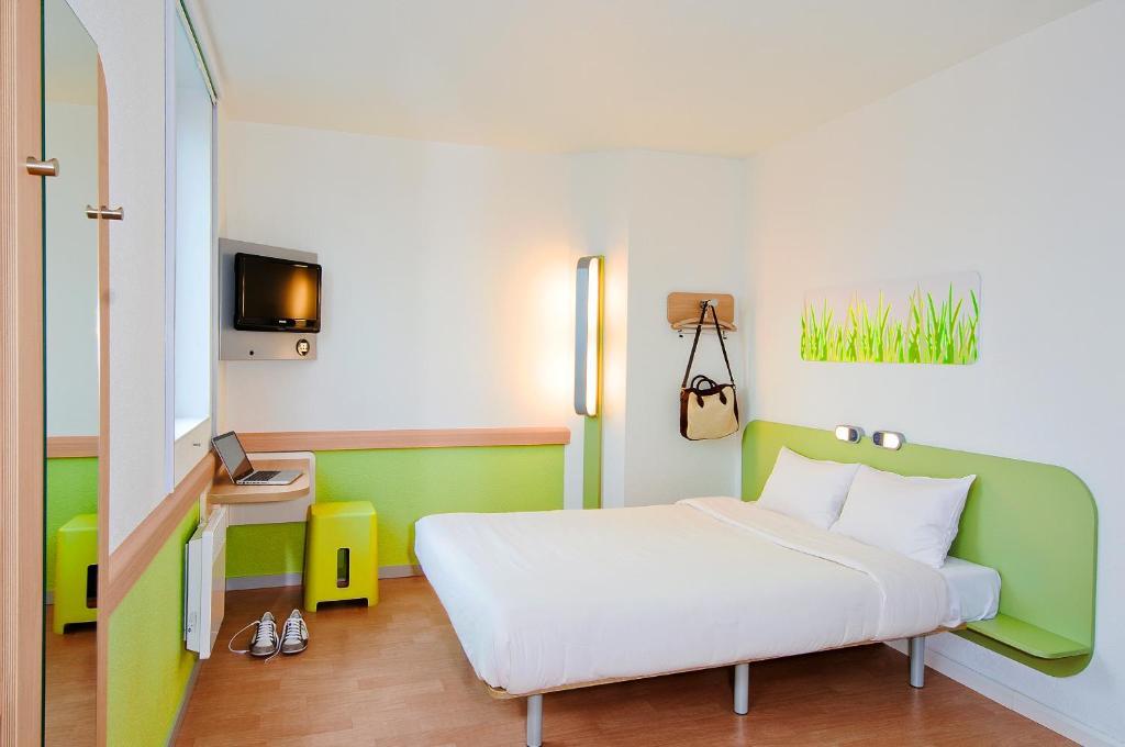Ibis Budget Valenciennes Petite Forêt Zimmer foto