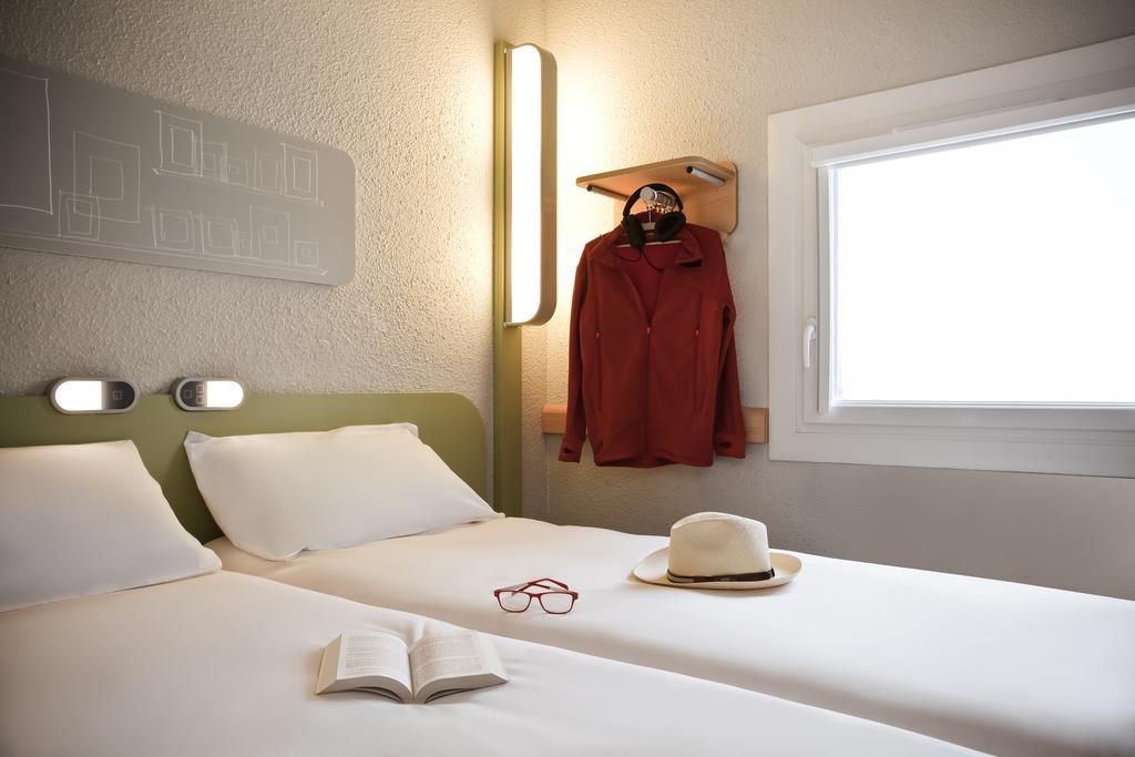 Ibis Budget Valenciennes Petite Forêt Exterior foto
